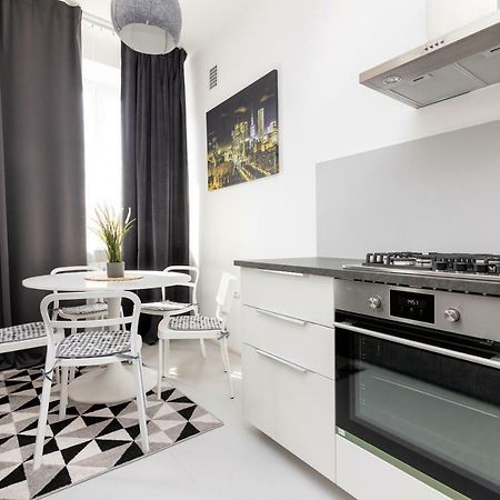 City Centre Apartment Варшава Екстериор снимка