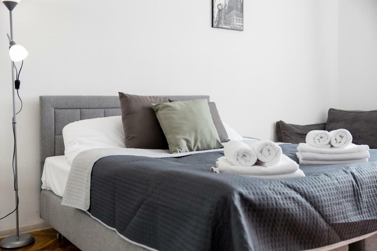 City Centre Apartment Варшава Екстериор снимка